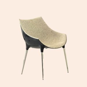 YJ-147 Passion Chair: Leather One-Piece Enveloping Accent Chair